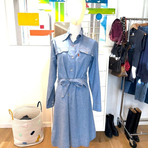 Vintage 1970s Levi's Orange Tab Chambray Belted Shirt Dress // Size Small - Picture 2 of 7